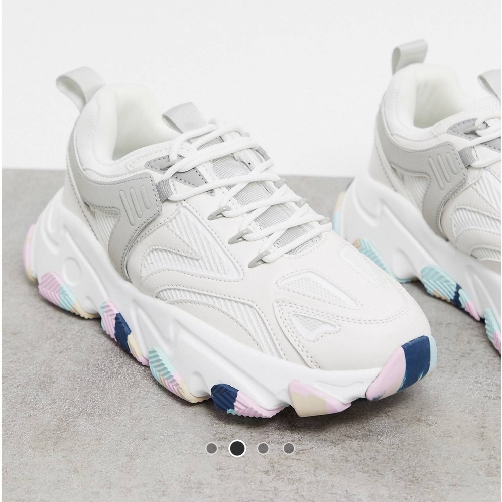 ASOS - Darby chunky sneakers in white with colored soles